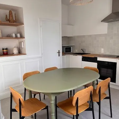 Hébergement de vacances Charlotte, 3 Chambres, Wifi, Terarsse, Centre *